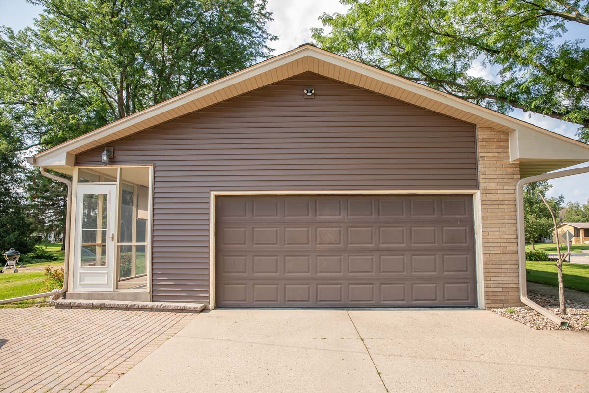 siding-norandex-cedar-knolls-brandy-wood